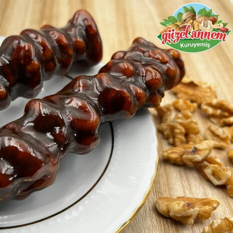 Turkish delight with wallnuts